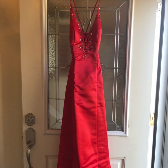 Beautiful beaded prom dress - Picture 2 of 4